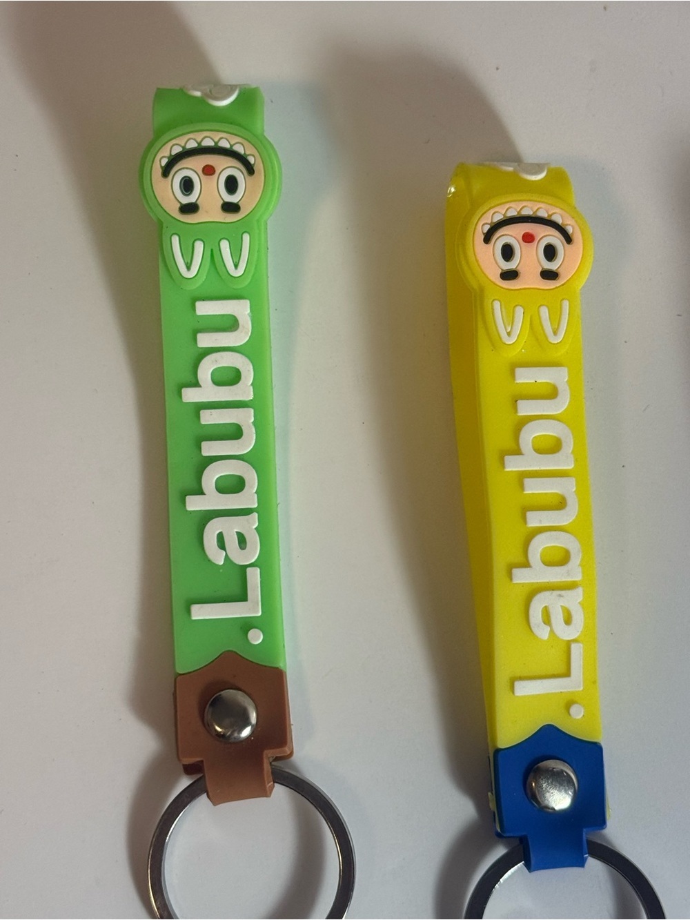 Set Of 4 Labubu Silicone Keychains - Picture 4 of 6